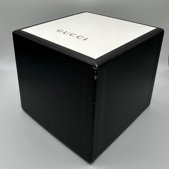 GUCCI Sync XXL Unisex Watch New - Picture 8 of 8